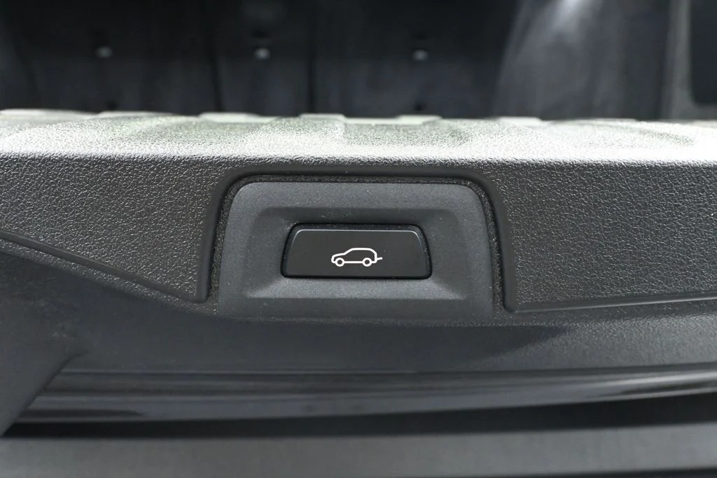 Used 2023 Gray BMW xDrive40i image 42