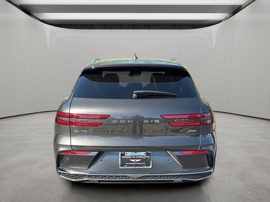 Certified Used 2026 Makalu Gray Genesis 2.5T image 4