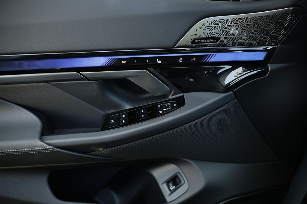 New 2027 Brooklyn Grey Metallic BMW 530i xDrive image 15