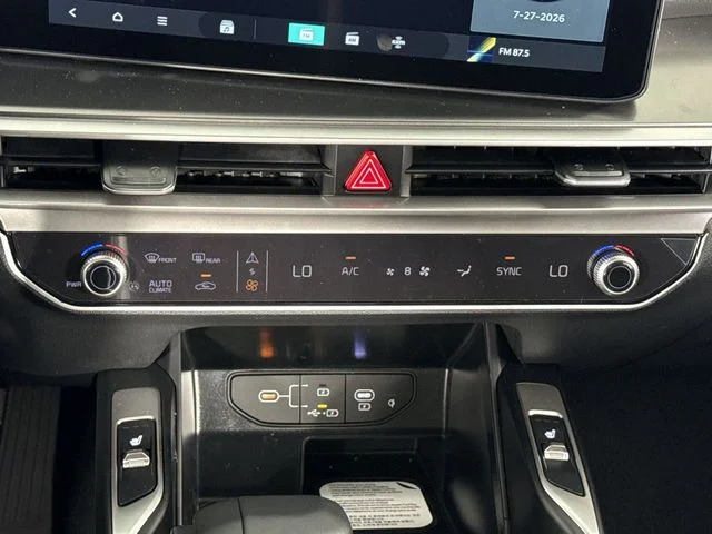 New 2026 Ivory Silver Kia S image 18