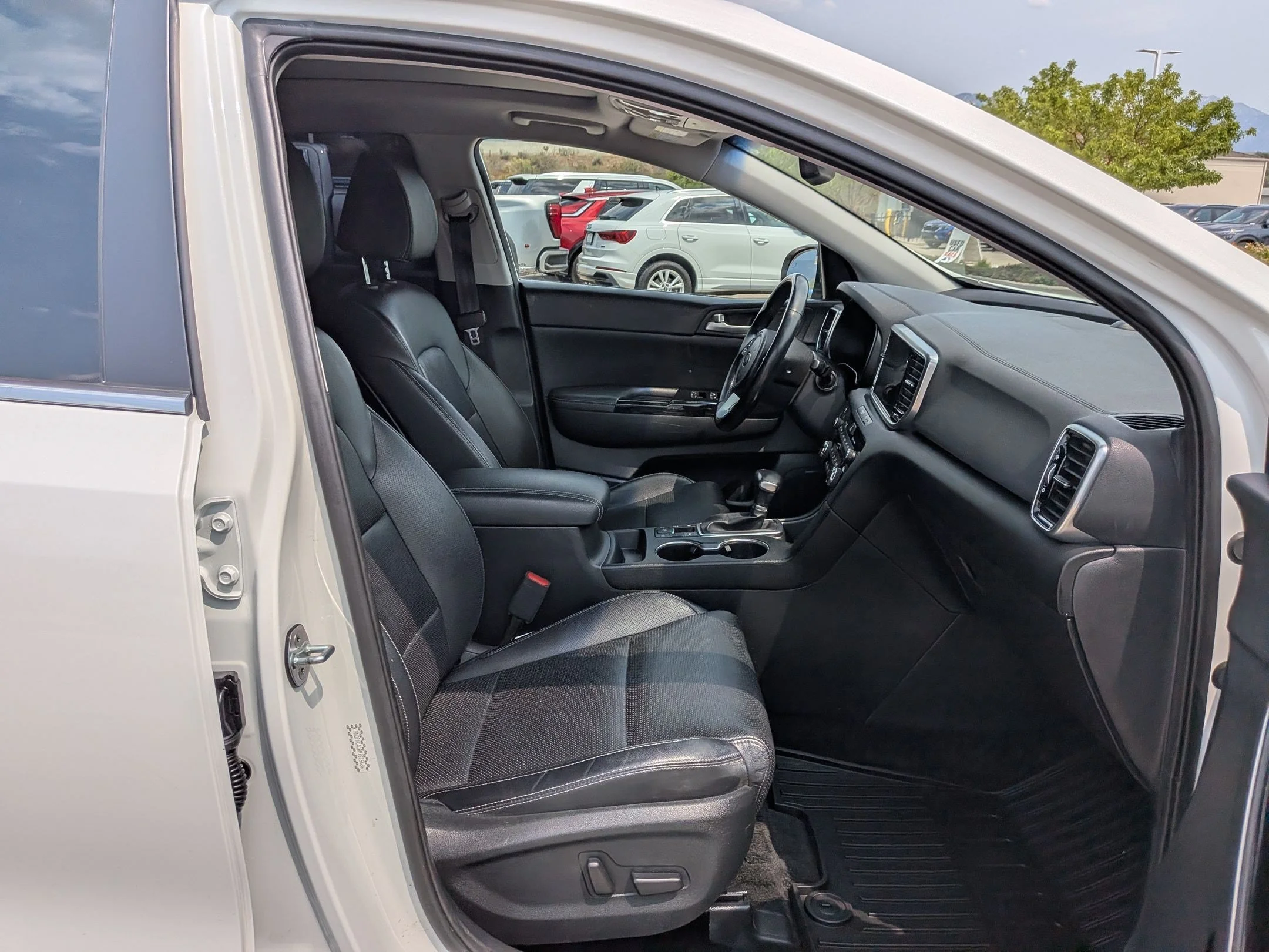 Used 2021 Snow White Pearl Kia EX image 28