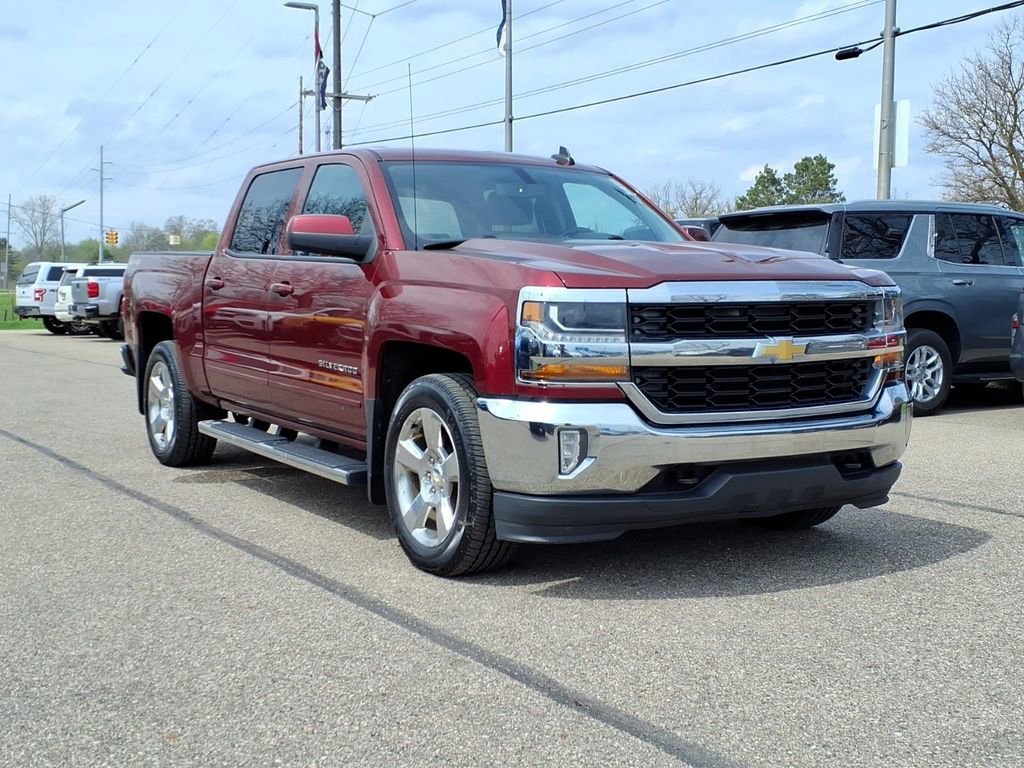 Used 2016 SIREN RED TINTCOAT Chevrolet LT image 3