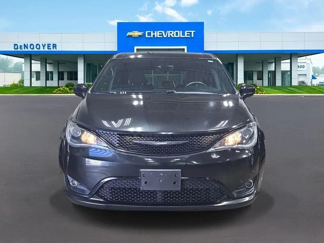 Used 2018 Chrysler Pacifica Touring Plus with VIN 2C4RC1FG8JR287359 for sale in Kalamazoo, MI