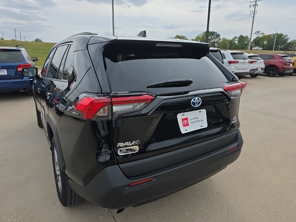 2024 Toyota RAV4 Hybrid LE photo 4