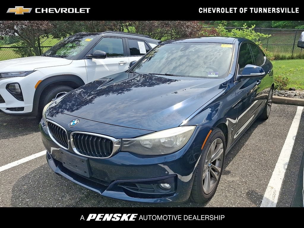 Used 2016 Blue BMW xDrive image 1