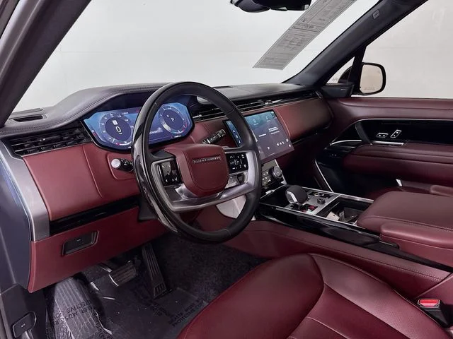 Used 2023 Black Land Rover SE image 9