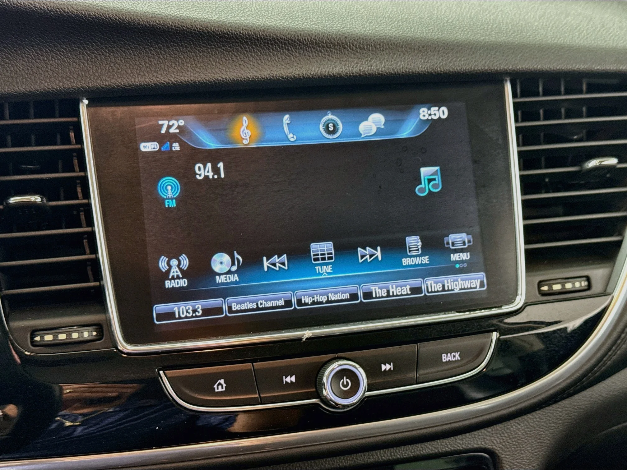 Used 2019 Gray Buick Preferred image 17