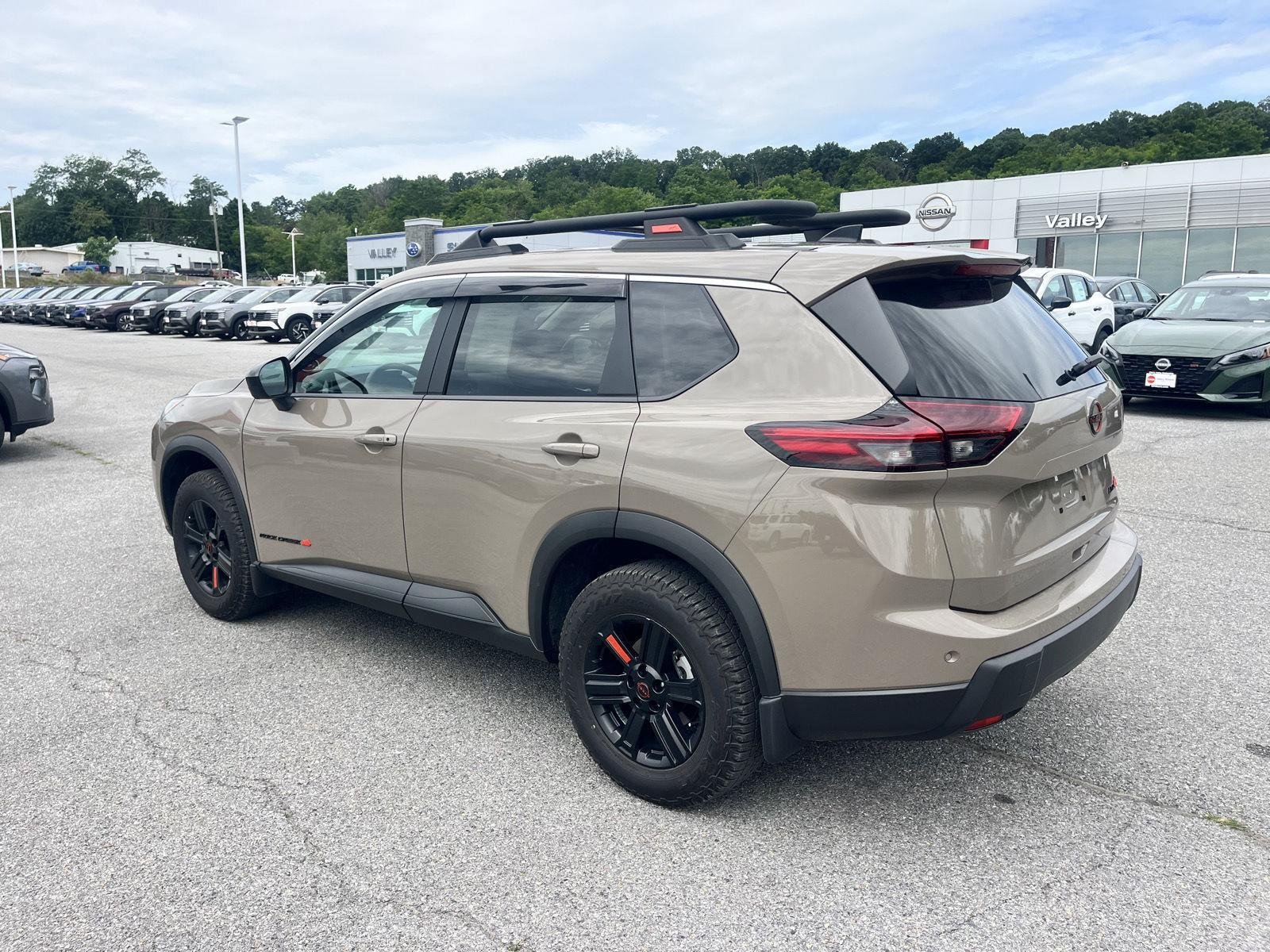 Used 2026  Nissan Rock Creek image 5