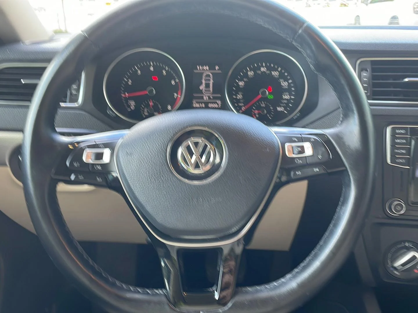 Used 2017 Silk Blue Metallic Volkswagen 1.4T SE image 5