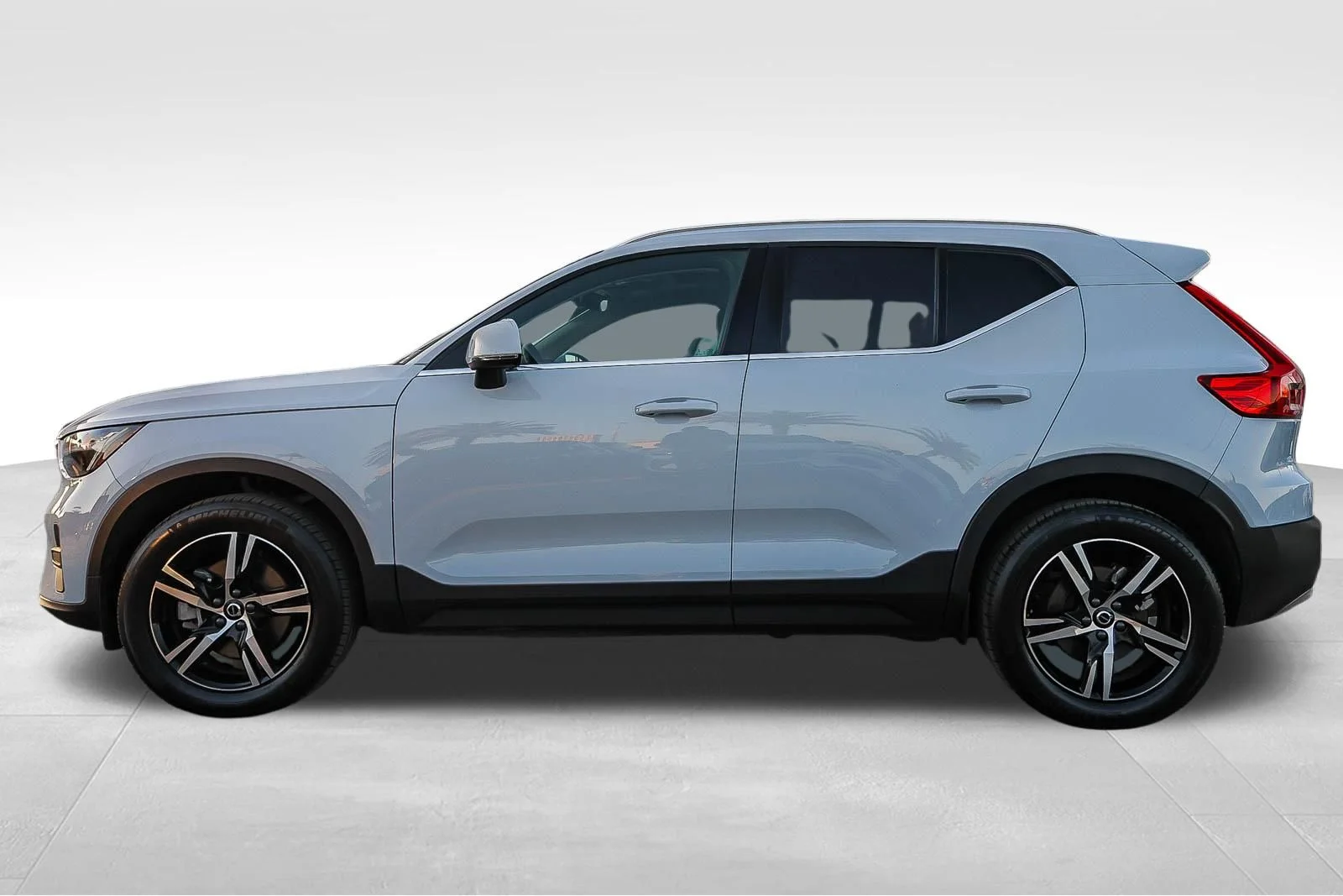2025 Volvo XC40 Core - Photo 9