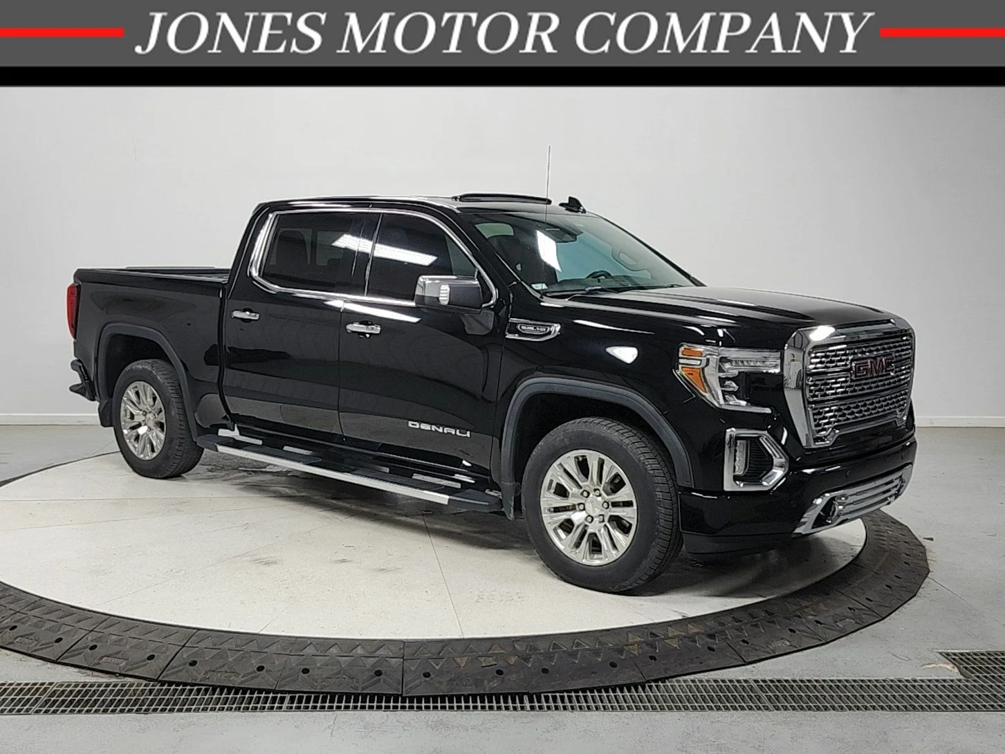 2020 GMC Sierra 4WD Crew Cab Short Box Denali's photo