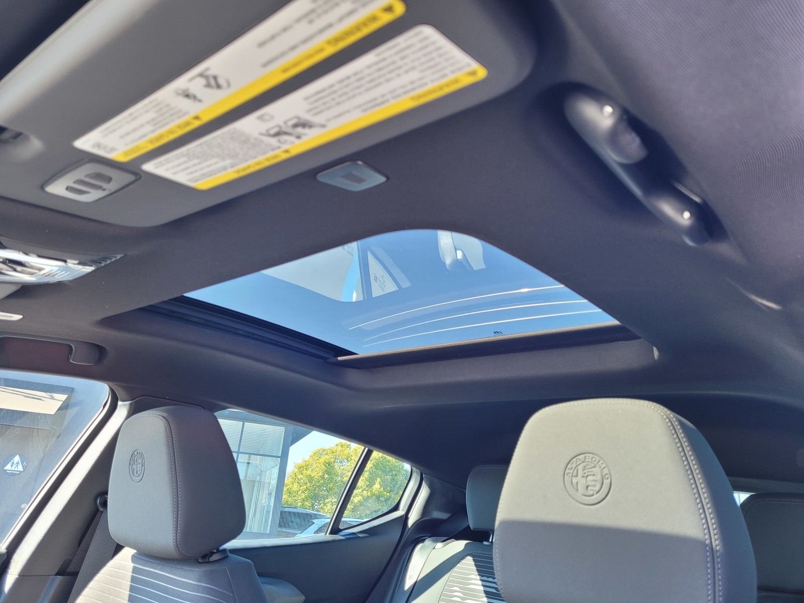 2025 Alfa Romeo Tonale Base - Photo 25