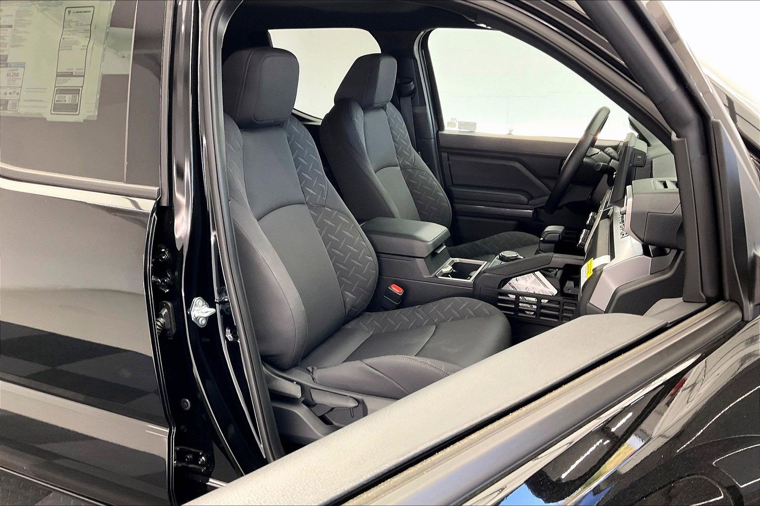 2026 Toyota Tacoma SR5 - Photo 9