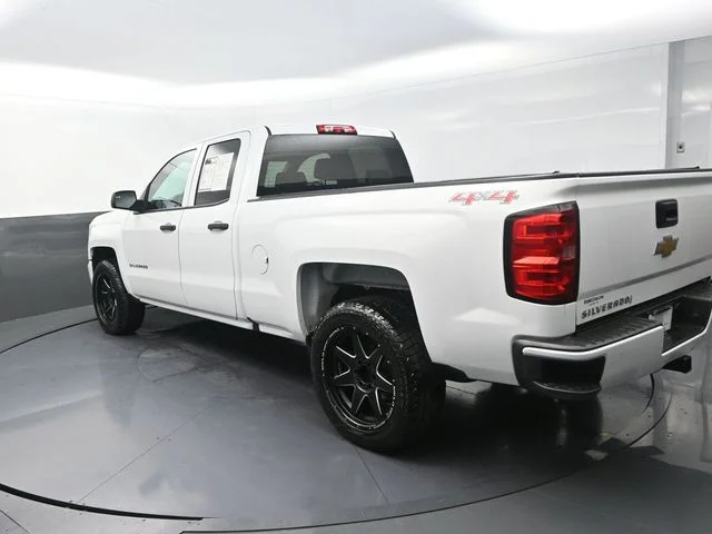 Used 2016 White Chevrolet Custom image 8