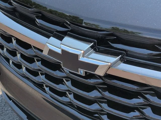 New 2026 Mosaic Black Metallic Chevrolet 1RS image 33