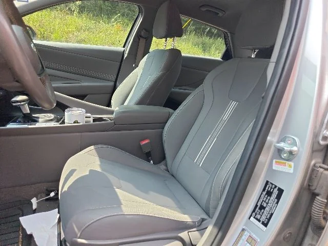Used 2023 Silver Hyundai SEL image 8