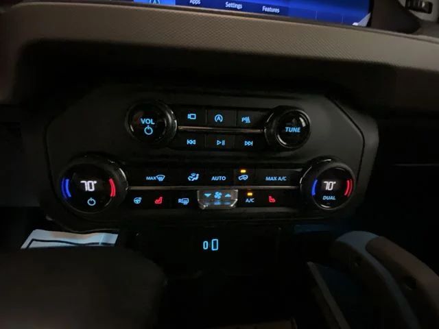 Used 2024 Black Ford Wildtrak image 19
