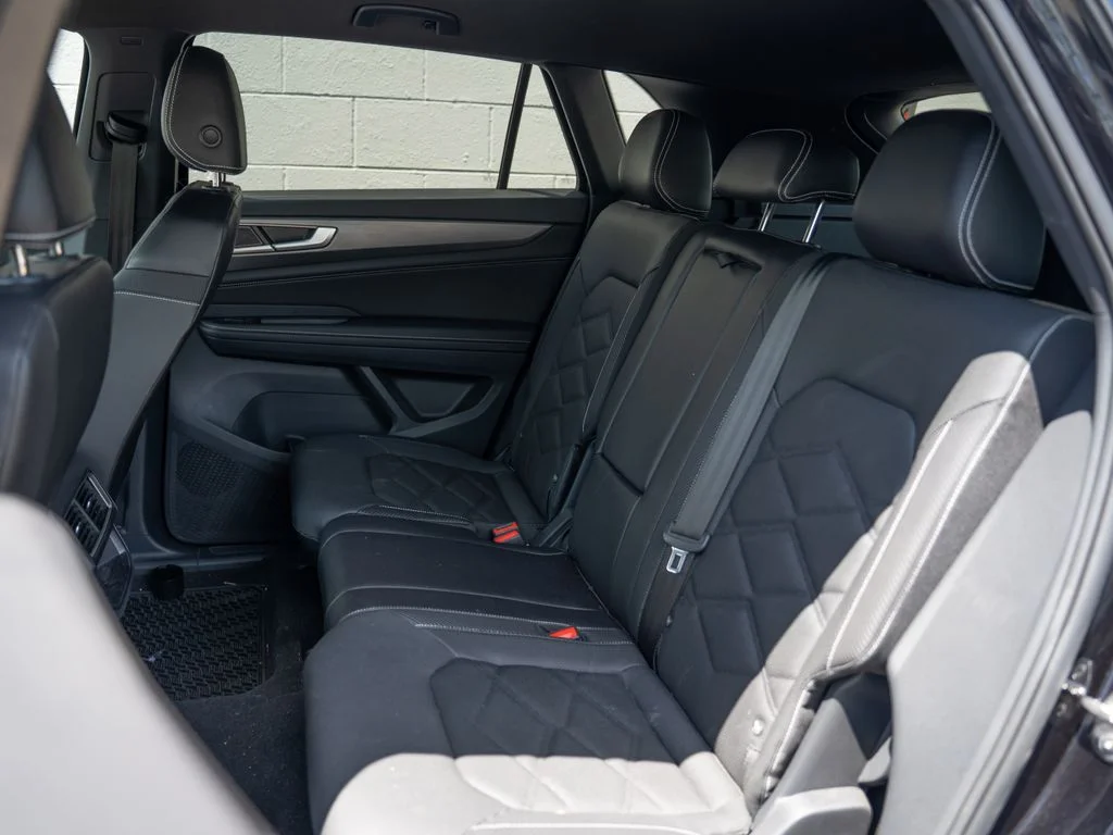 Used 2024  Volkswagen 2.0T SE image 18
