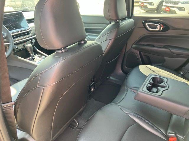 New 2026 Diamond Black Crystal Pearlcoat Jeep Limited Altitude image 21