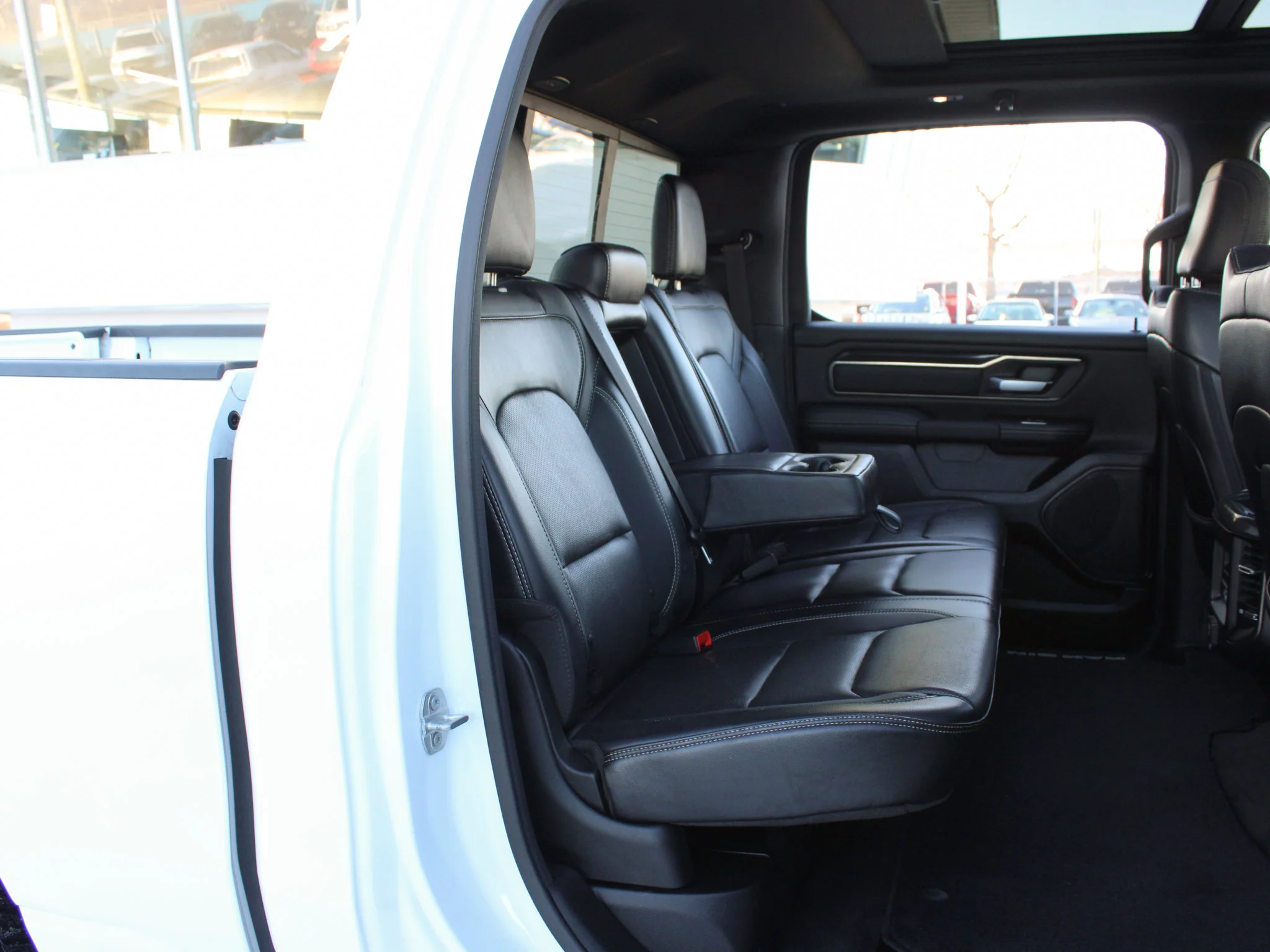 Certified Used 2020 White RAM Sport * One Owner | Panoramic Sunroof | Apple CarPlay | Remote Start | HEMI V8 image 17