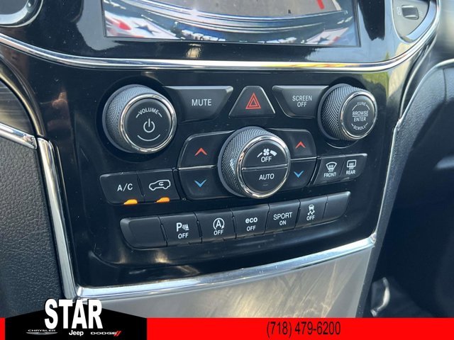 Used 2021 Granite Crystal Metallic Clearcoat Jeep Limited image 31