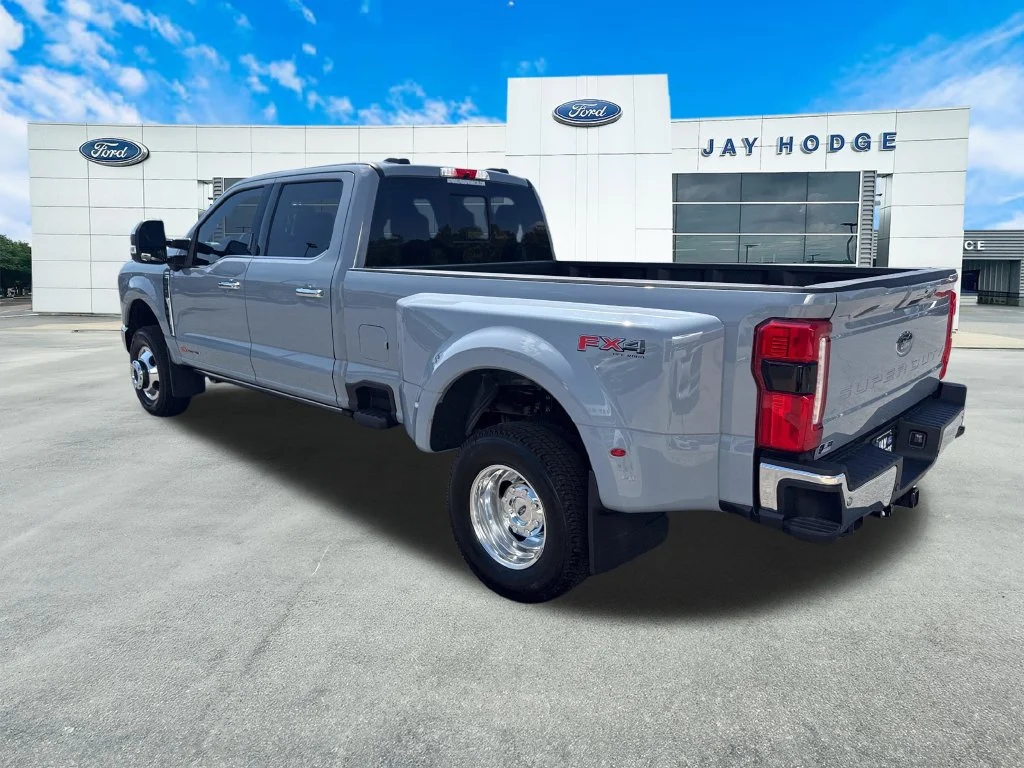 New 2026 Glacier Gray Metallic Tri-Coat Ford F-350® Lariat® image 4