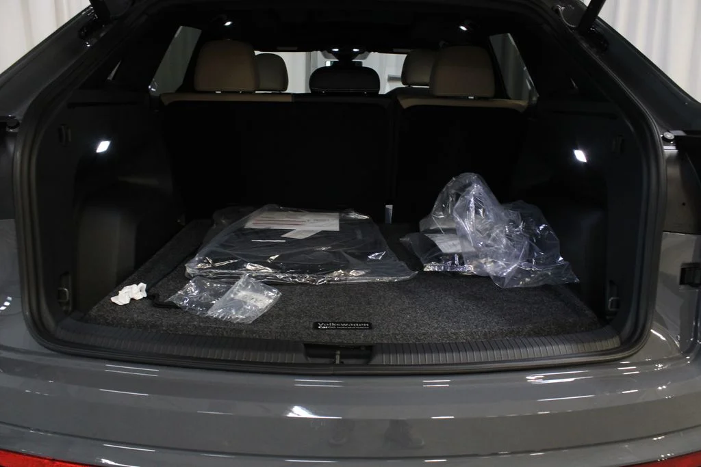 New 2026 Gray Volkswagen 2.0T SE w/Technology image 30