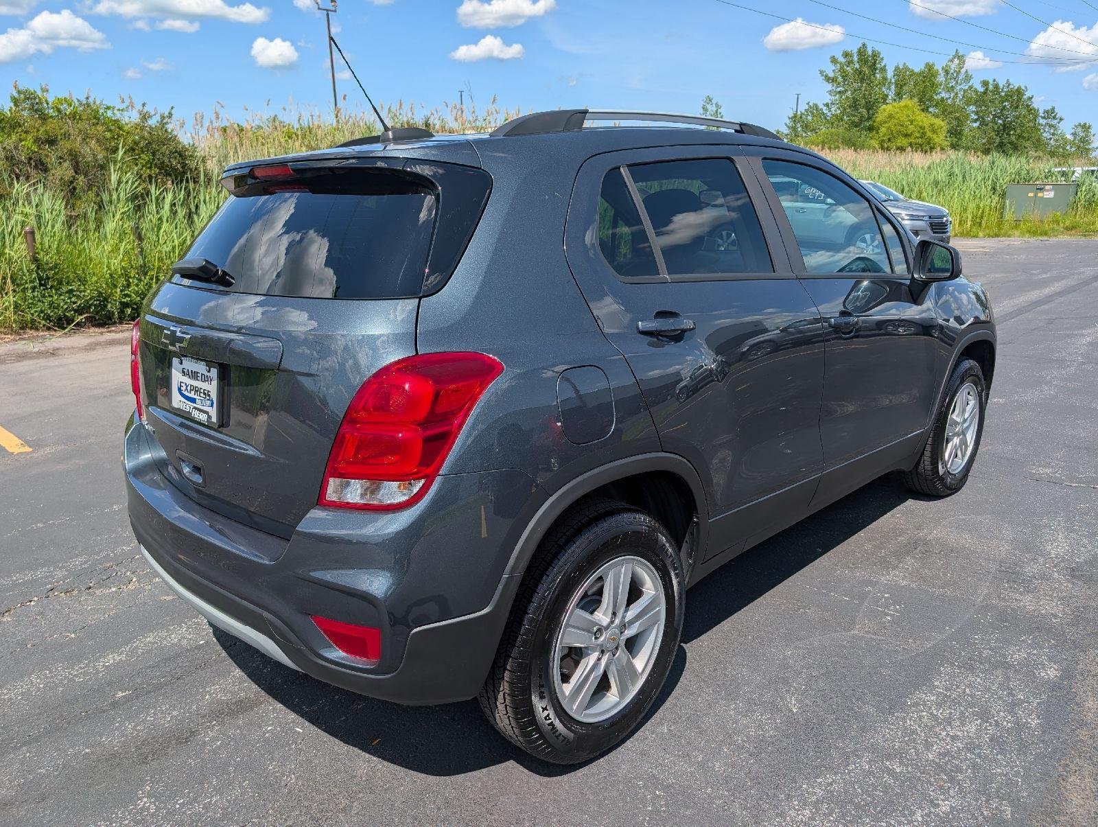 Used 2021 Shadow Gray Metallic Chevrolet LT image 8