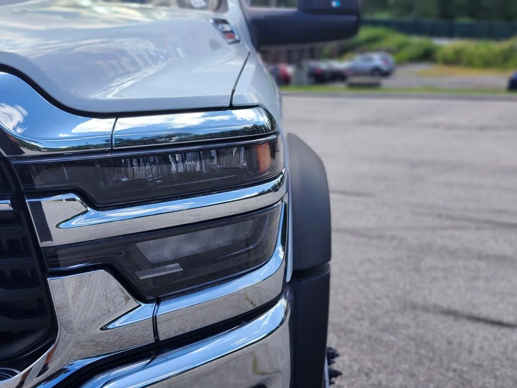 New 2026 Bright White Clearcoat RAM Tradesman image 9