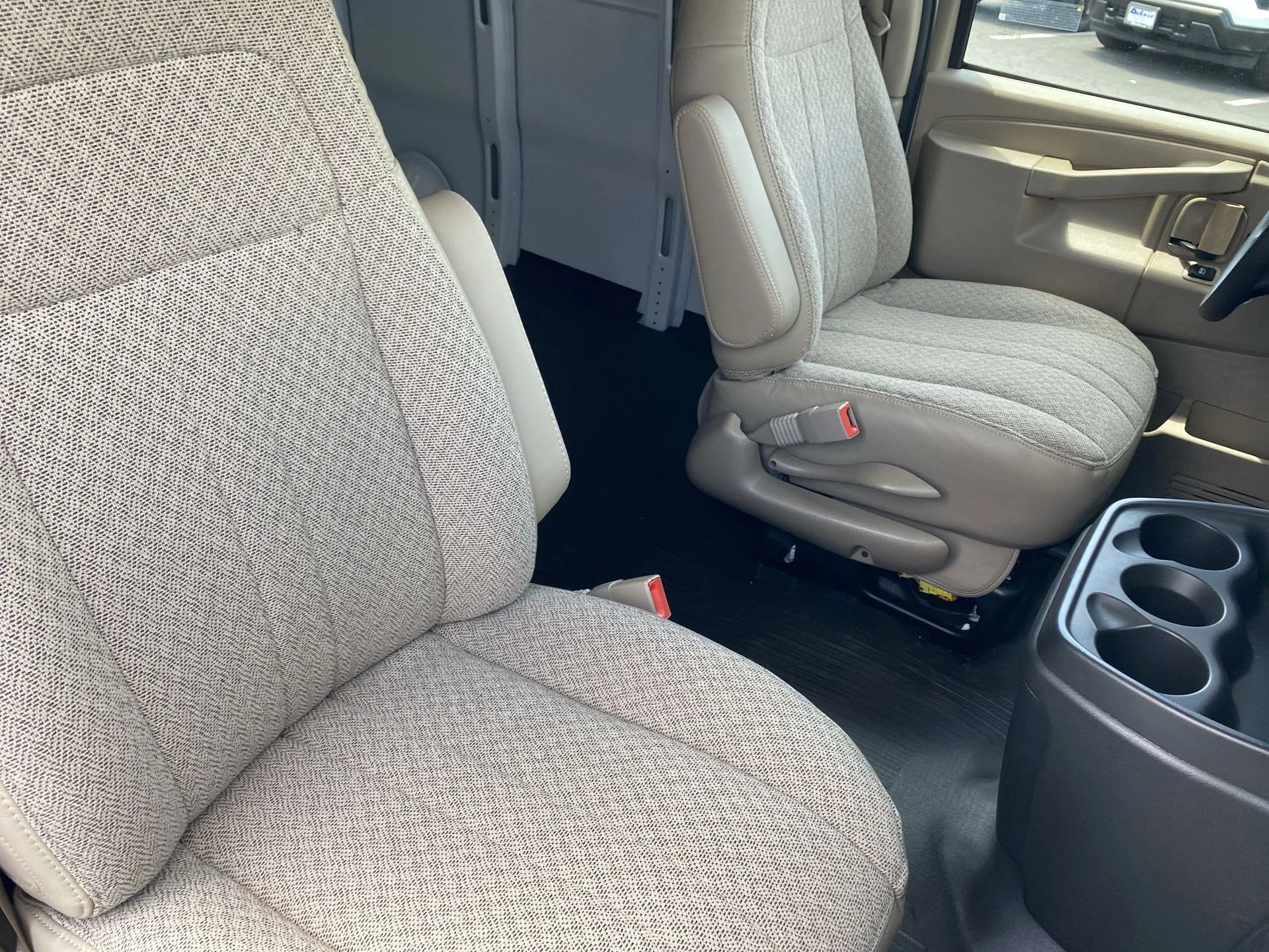 2026 Chevrolet Express Cargo Work Van - Photo 25