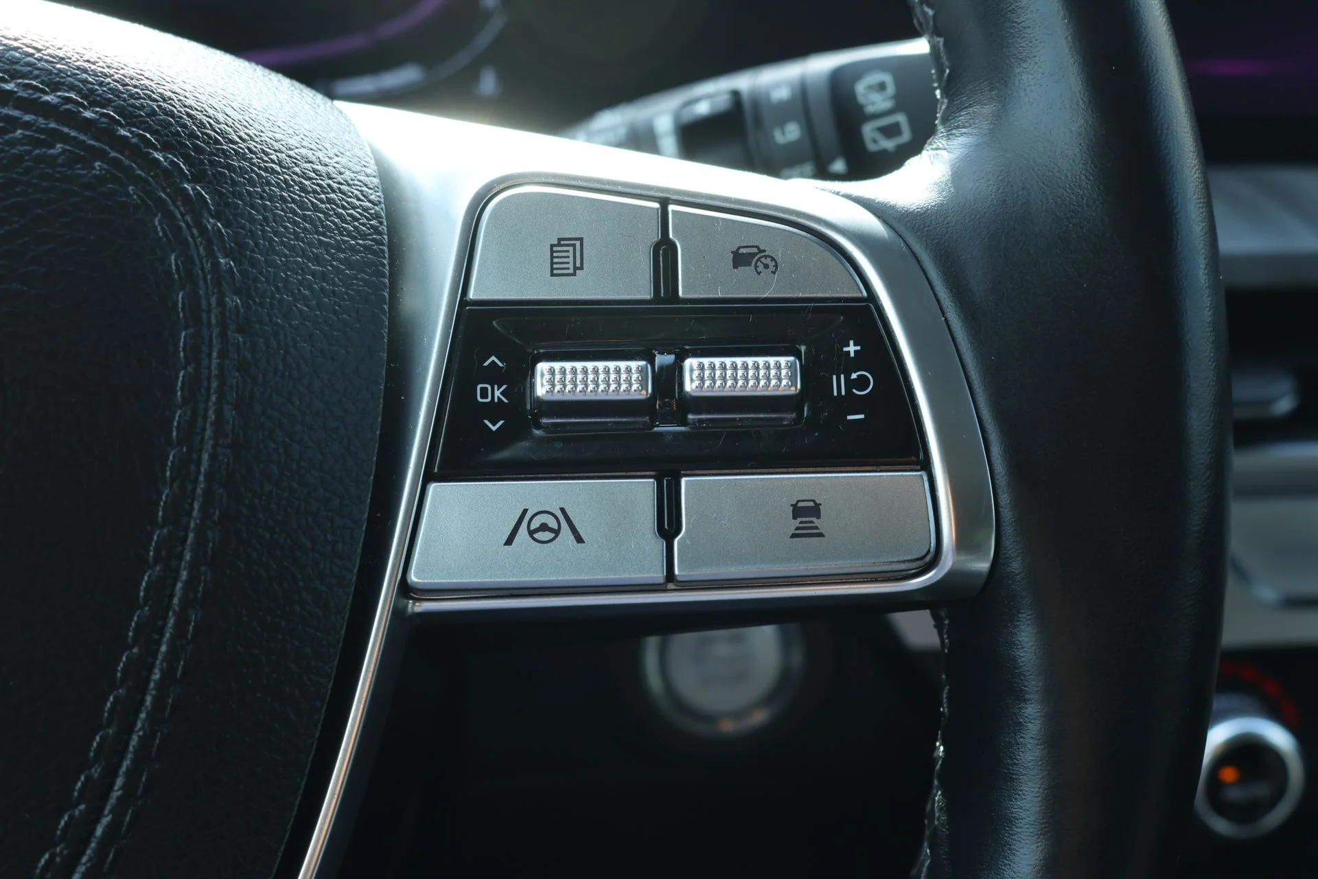 Used 2024 Black Kia EX image 10