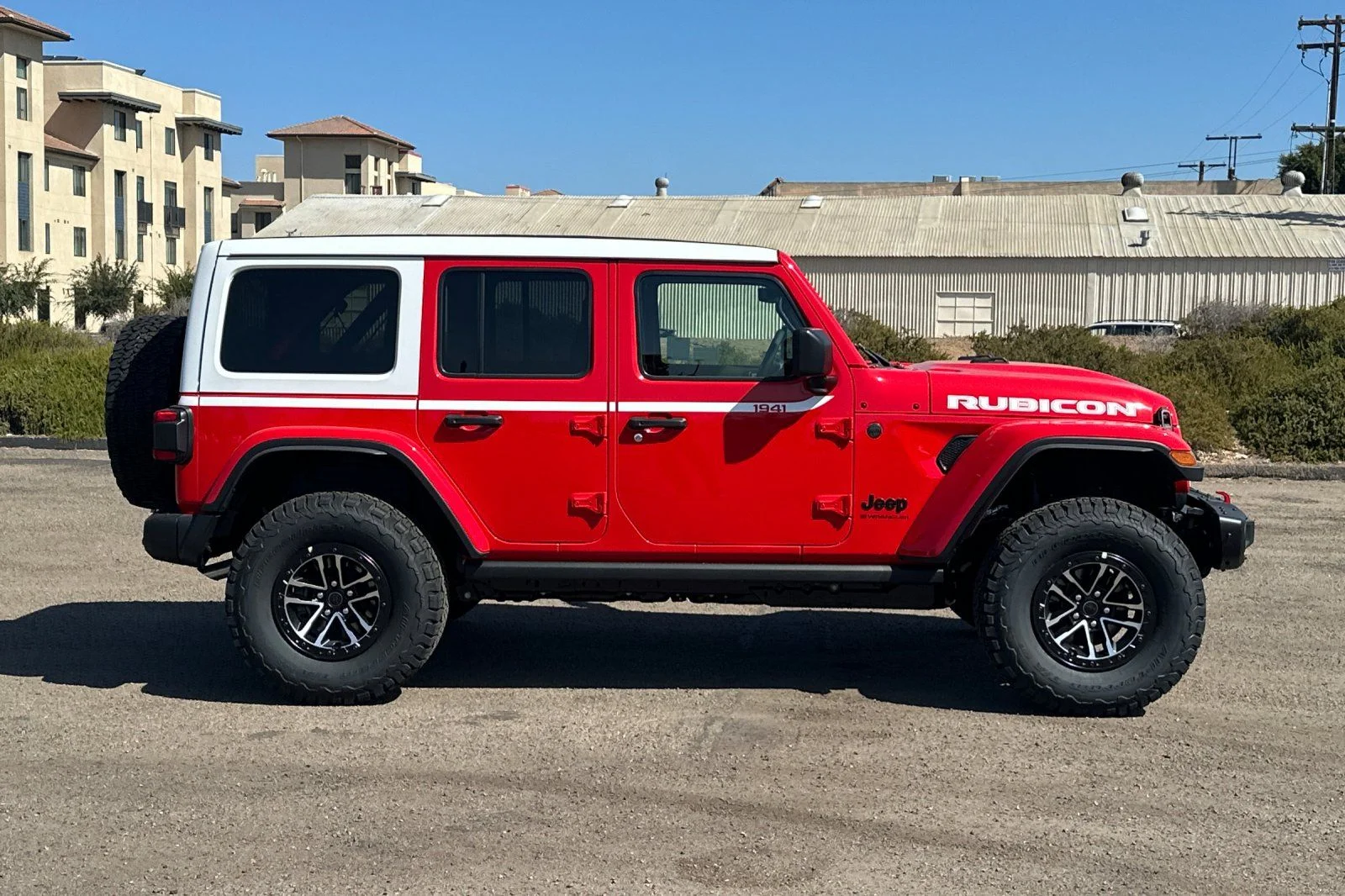 New 2026 Firecracker Red Clear-Coat Exterior Paint Jeep Rubicon X image 2