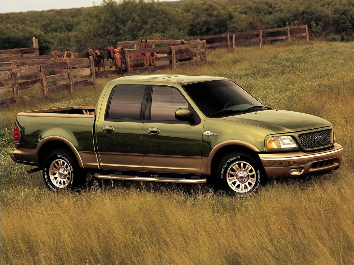 Used 2003 Red Ford  image 2