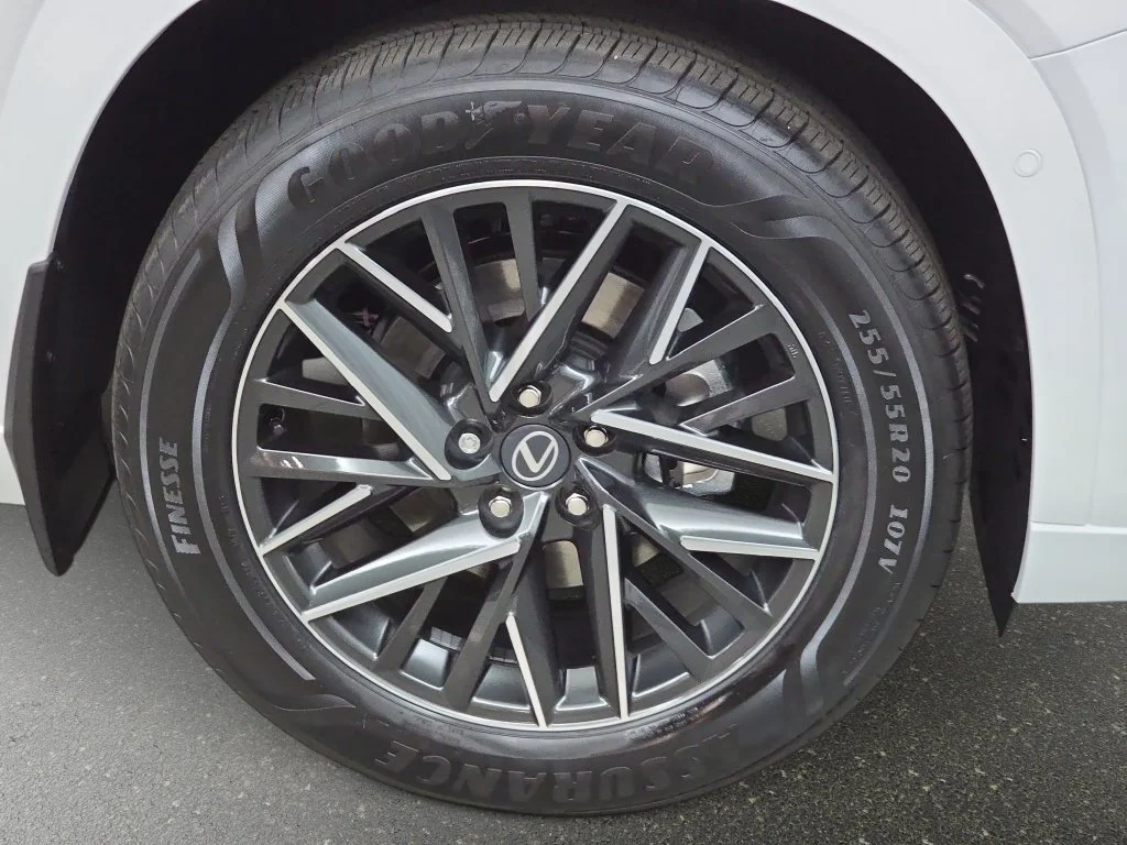 New 2026 Wind Chill Pearl Lexus PREMIUM AWD image 30