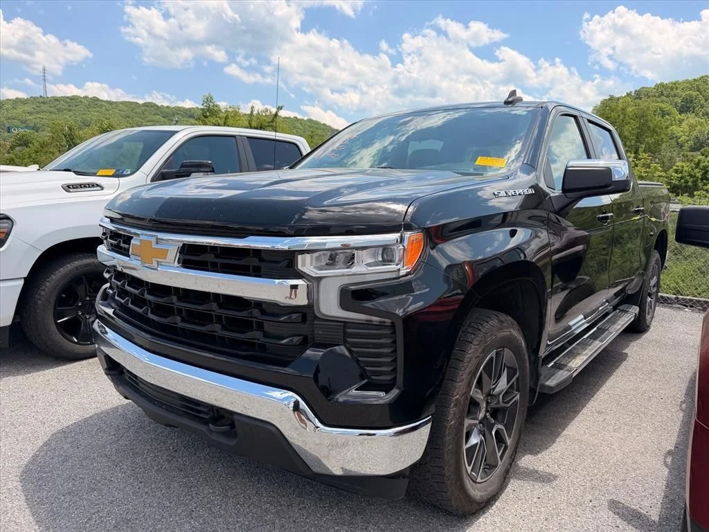Used 2022 Black Chevrolet LT image 2