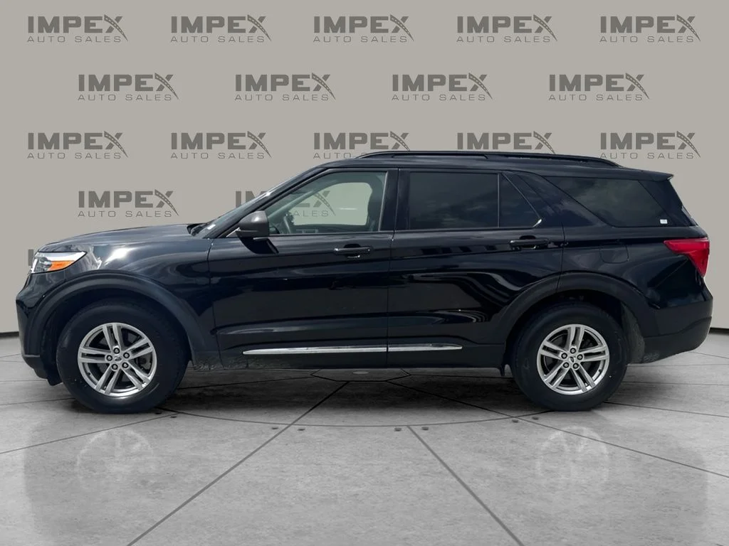 Used 2023 Black Ford XLT image 2