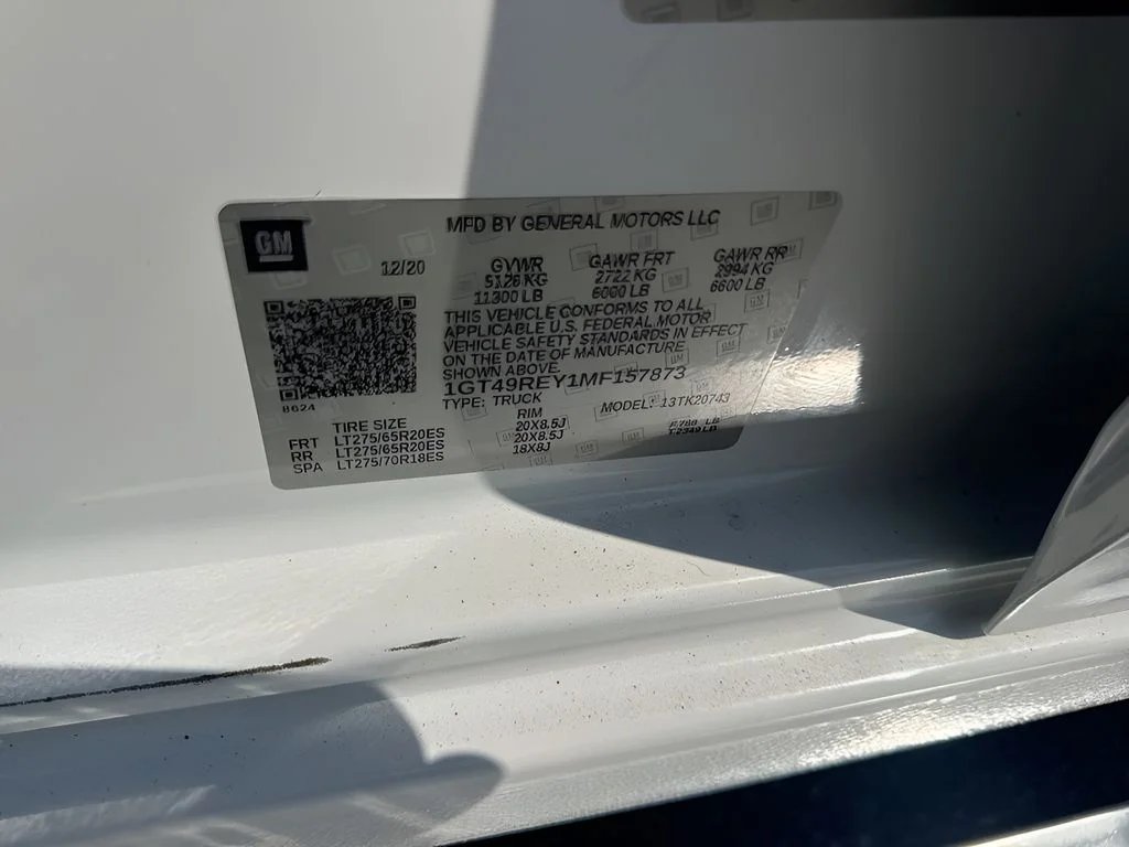 Used 2021 White GMC Denali image 42