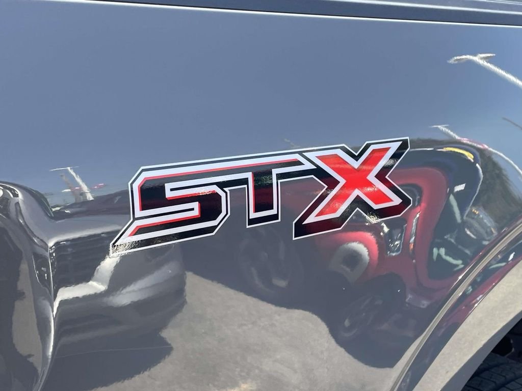 Used 2021  Ford XL image 8
