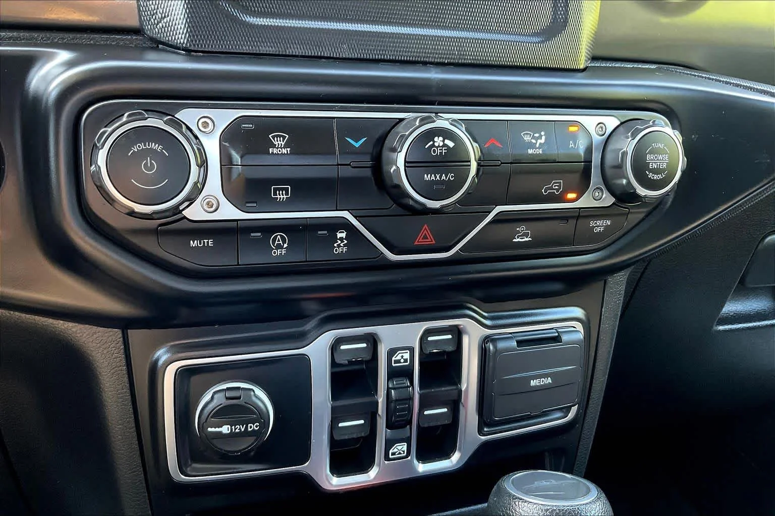 Used 2023 Bright White Clearcoat Jeep Sport S image 32
