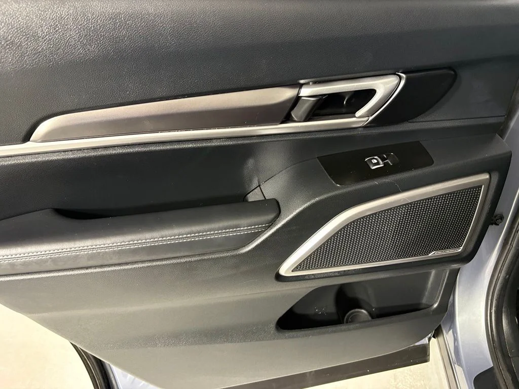 Used 2025 Silver Kia S image 37