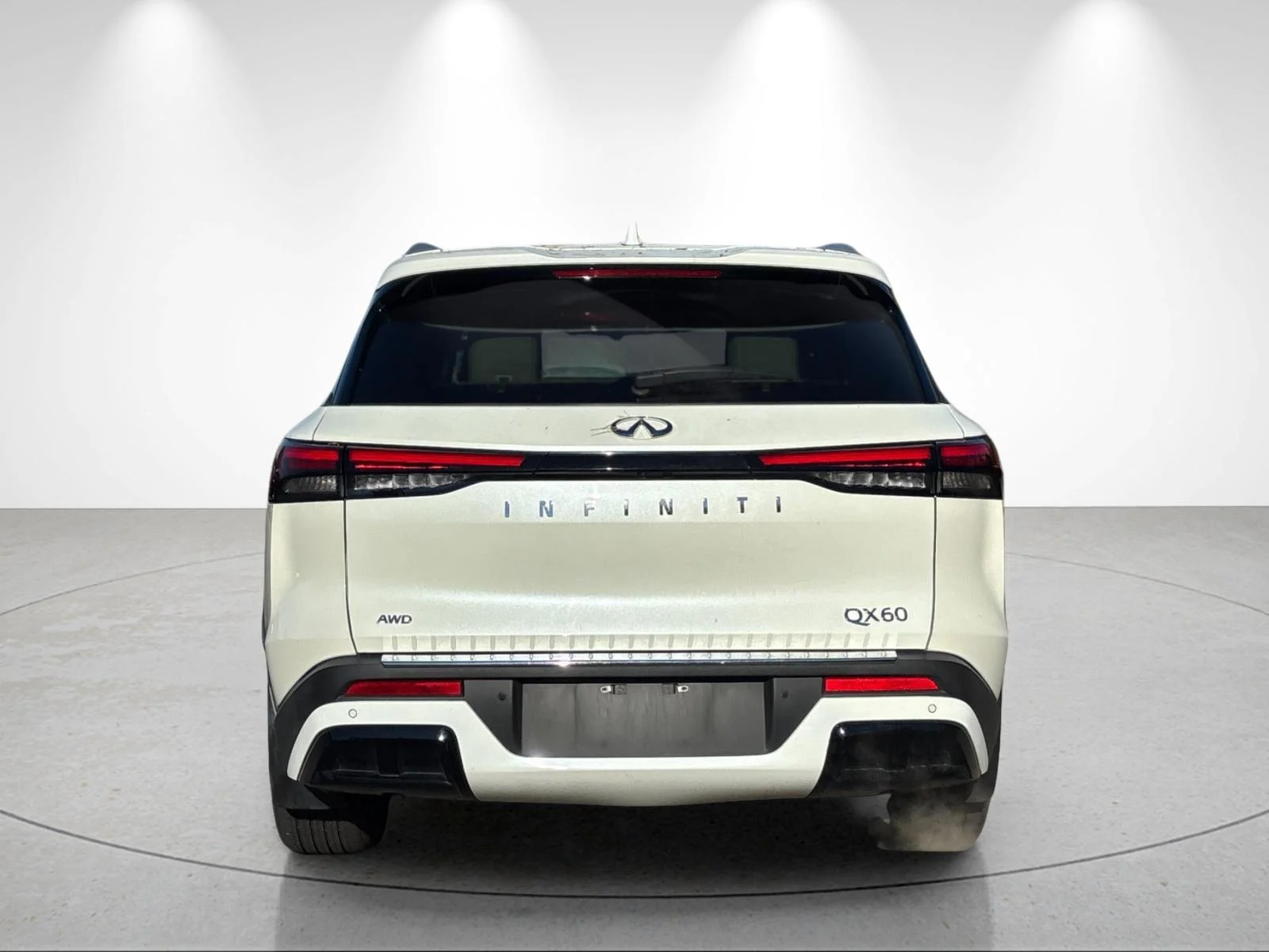 Certified Used 2023 Majestic White INFINITI LUXE image 4