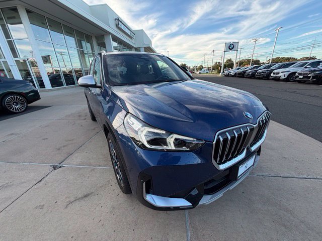 Used 2024 Blue BMW xDrive28i image 7