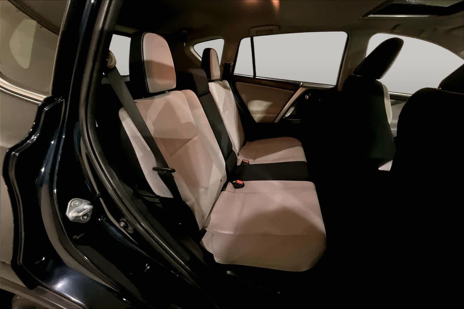 Used 2017 Galactic Aqua Mica Toyota XLE image 19