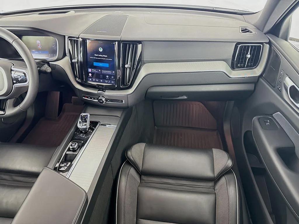 Certified Used 2024 Crystal White Volvo Ultimate image 20