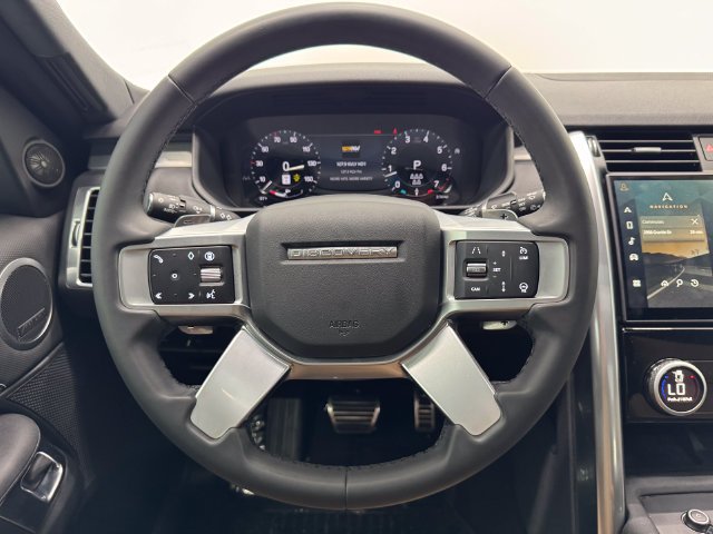 Used 2024 Fuji White Land Rover Dynamic SE image 25