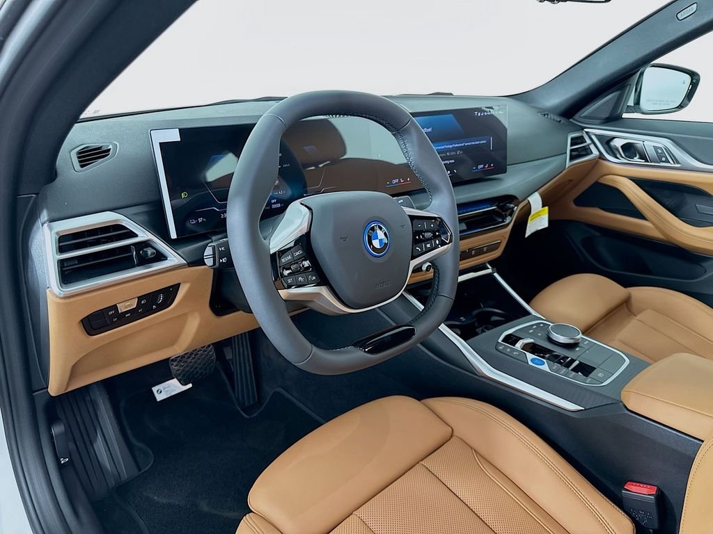 Used 2026 Alpine White BMW xDrive40 image 9