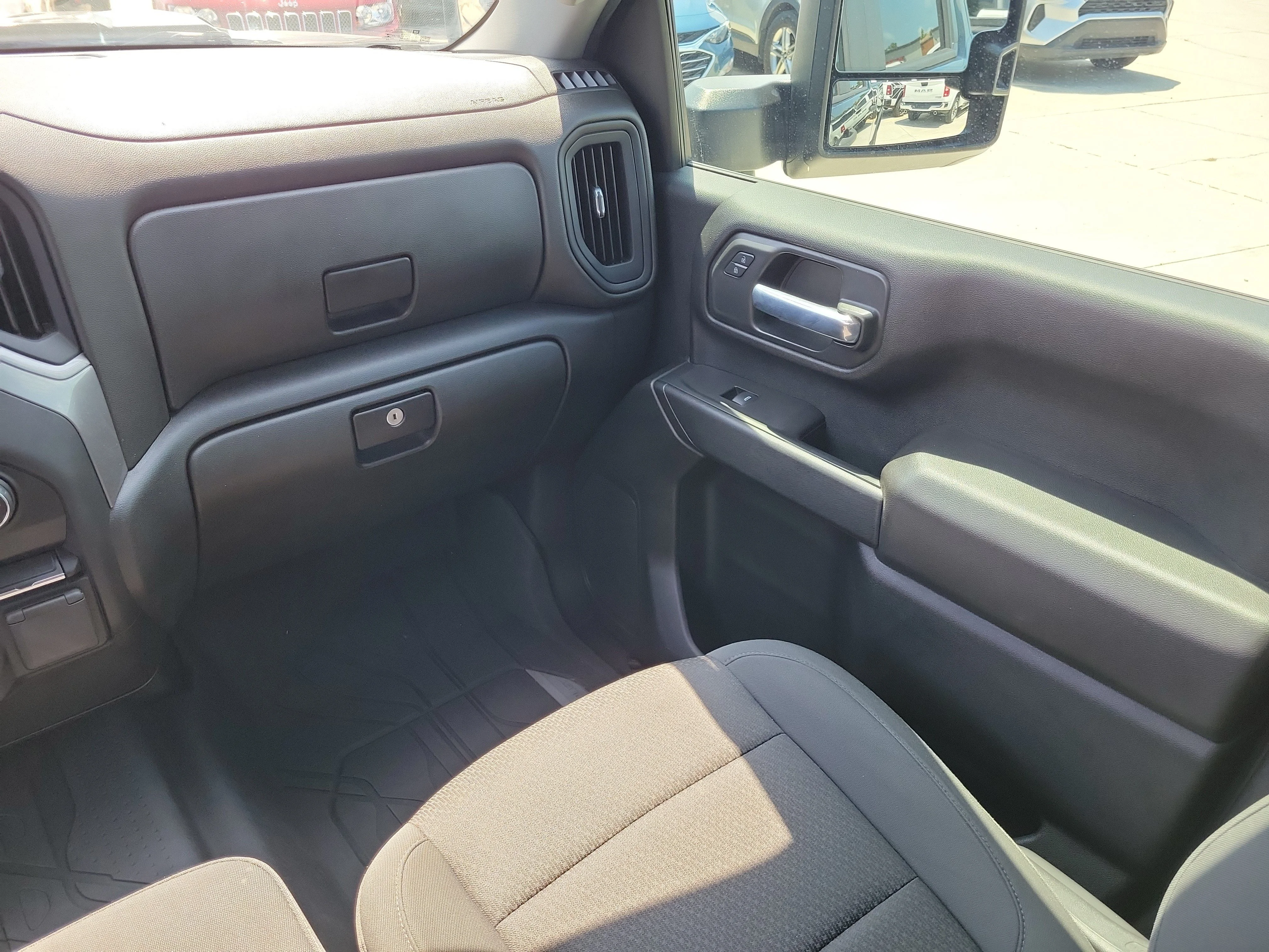 Used 2021 Black Chevrolet Custom image 17