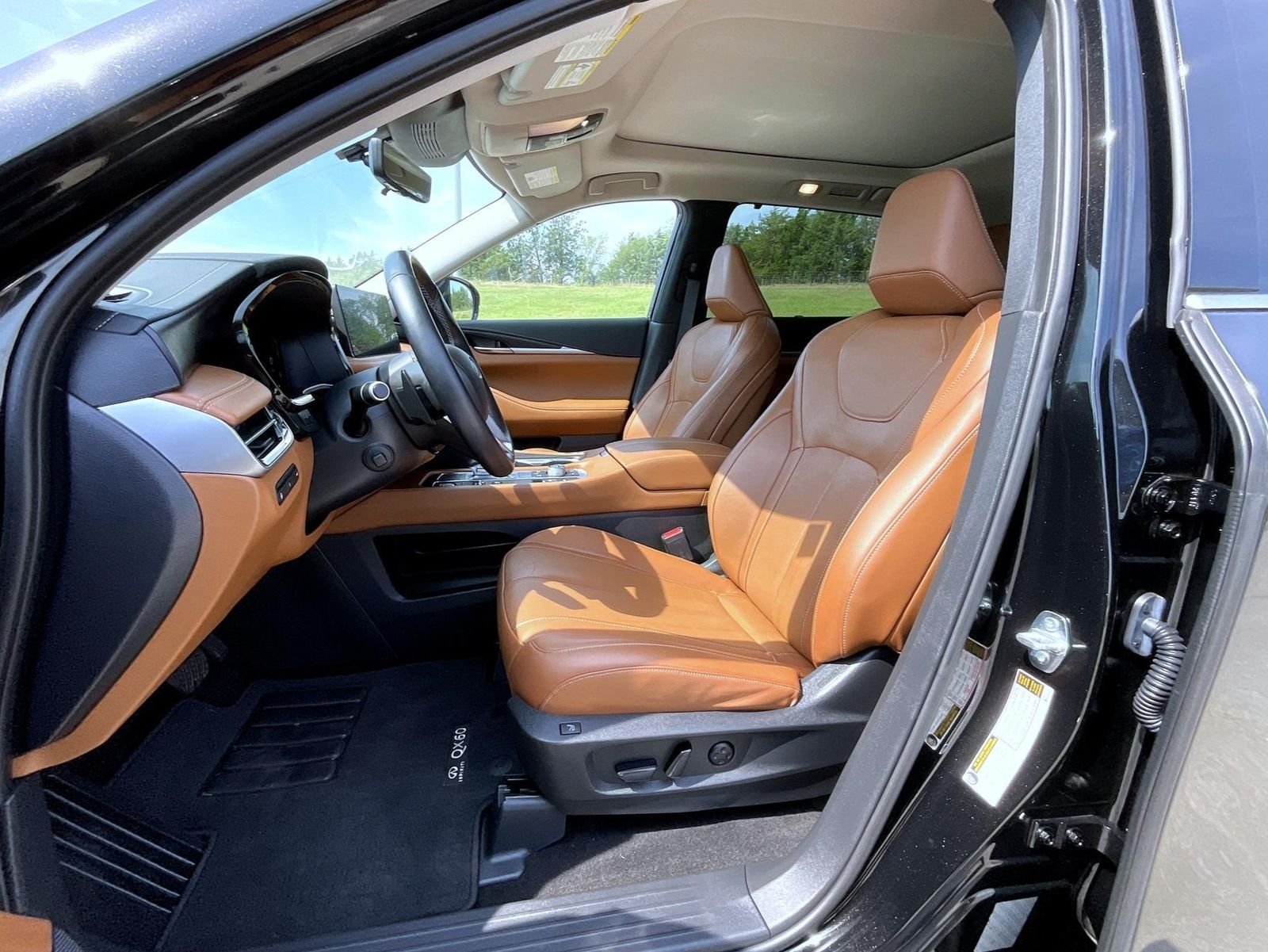Used 2023 Black INFINITI Sensory image 10