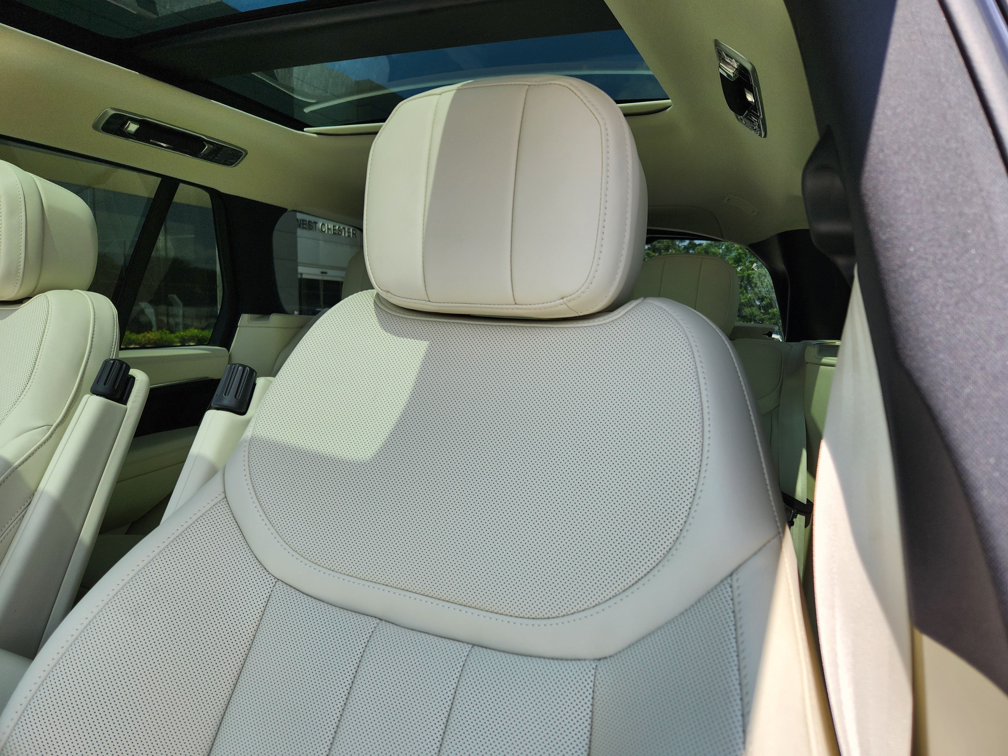 New 2026 Eiger Grey LAND ROVER SE image 9