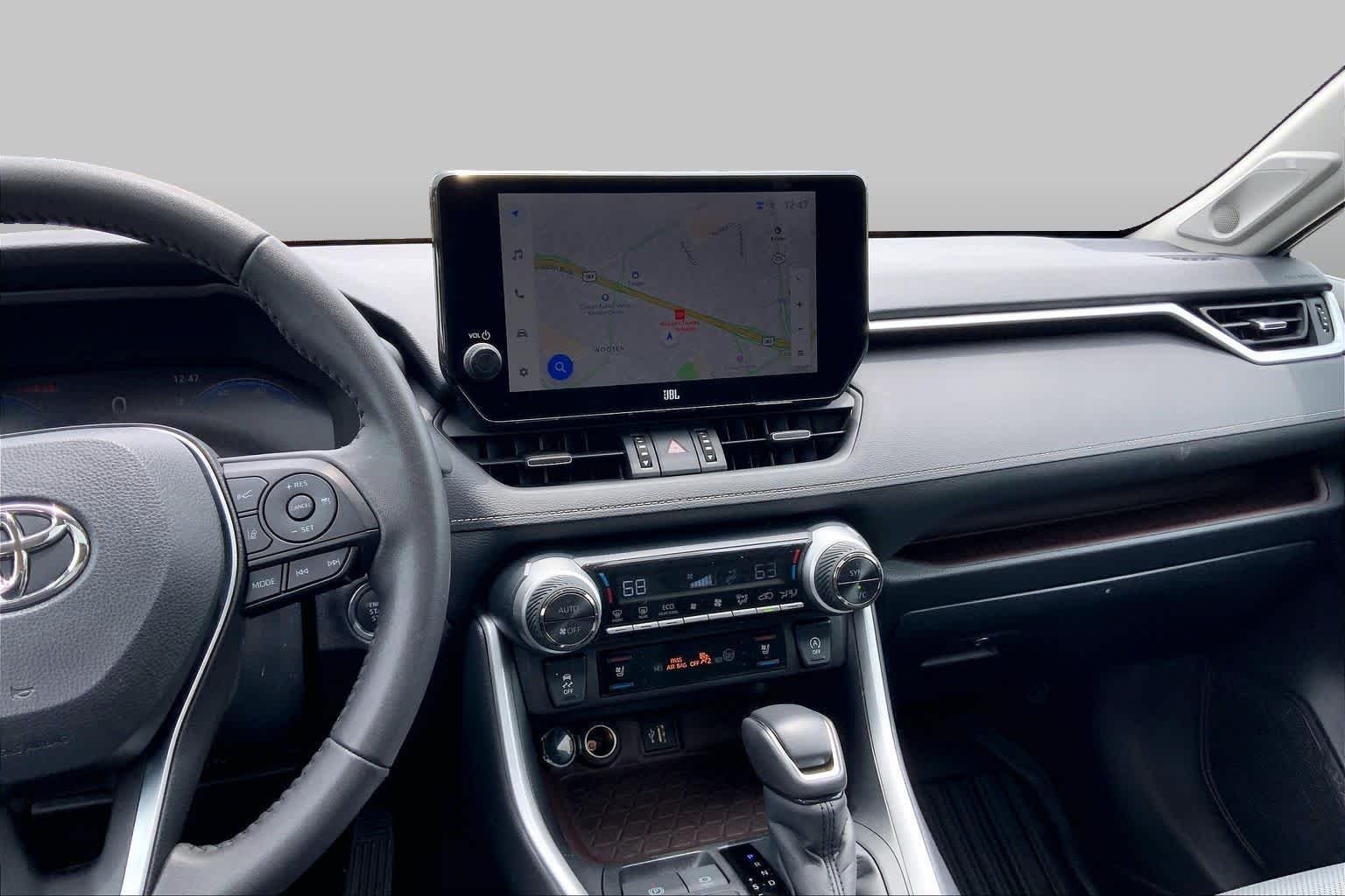 Used 2025 Wind Chill Pearl Toyota Limited image 7